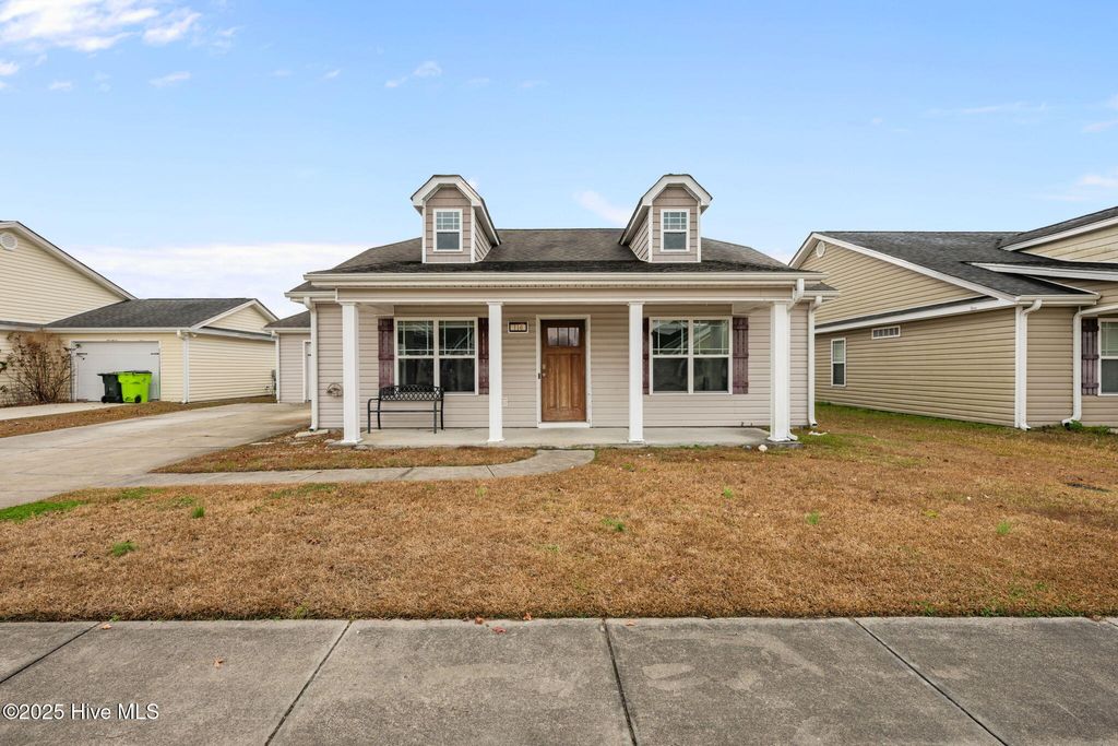 Photo of 110 Westwood Court, New Bern, NC 28562 (MLS # 100545364)