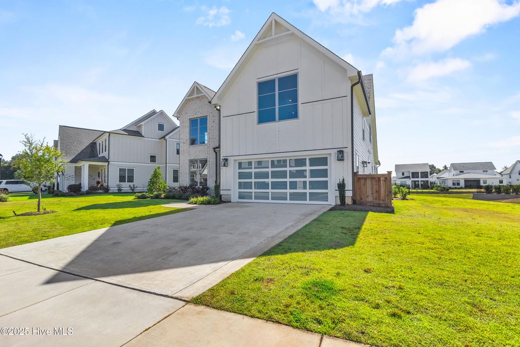 Photo of 8246 Winding Creek Circle, Wilmington, NC 28411 (MLS # 100539904)