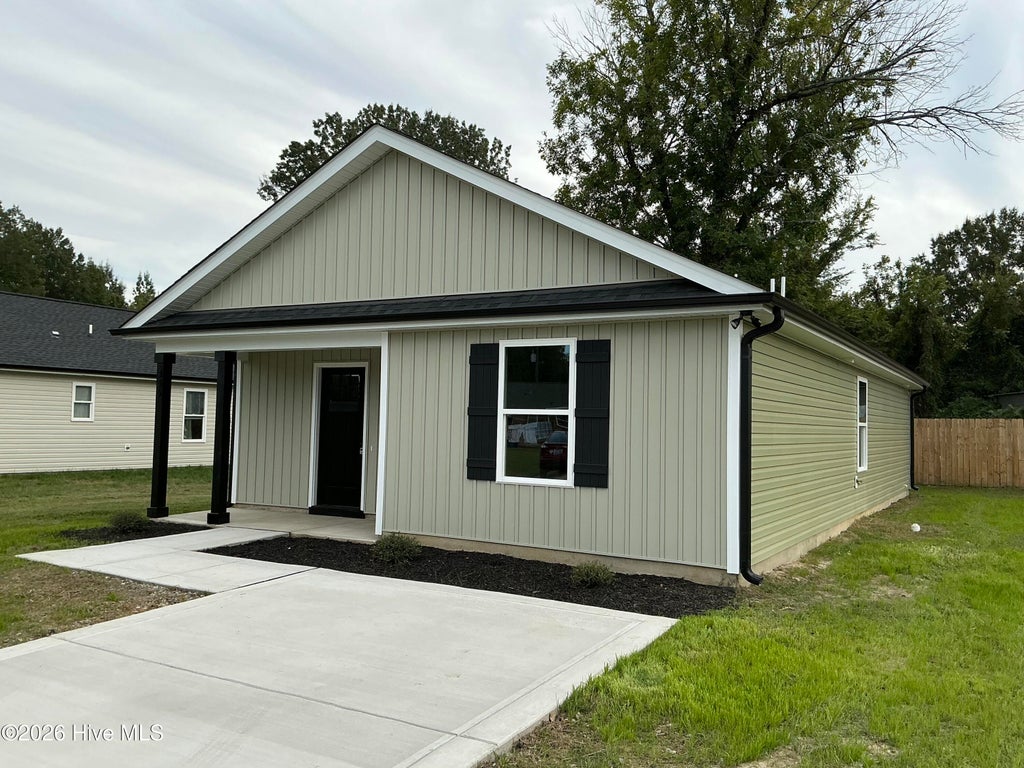 Photo of 506 Crump Street, Smithfield, NC 27577 (MLS # 100610902)