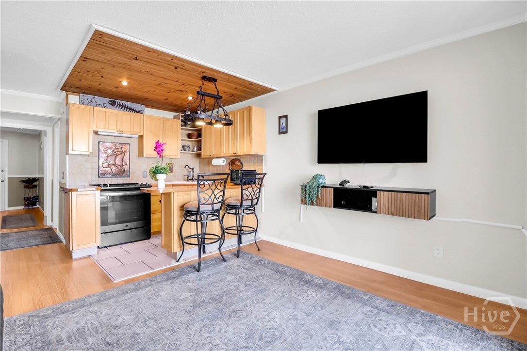 1217 Bay Street 206A