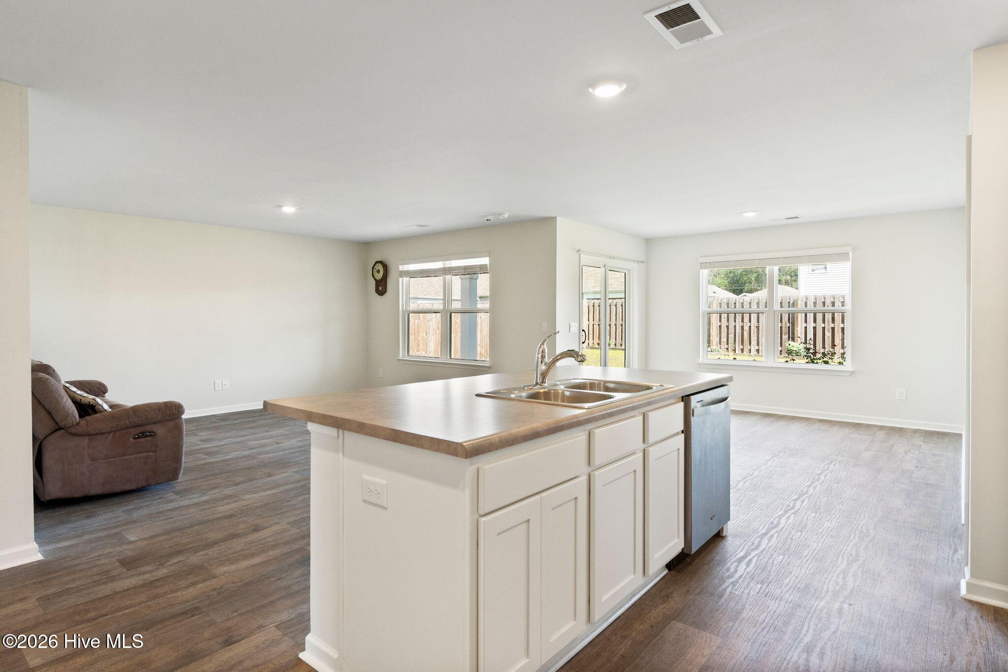 2233 Emerald Avenue