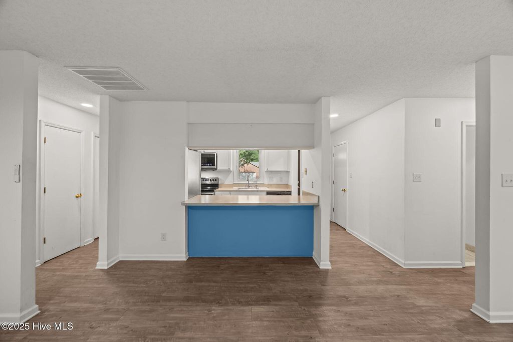 Photo of 904 Lanyard Lane, New Bern, NC 28560 (MLS # 100534436)