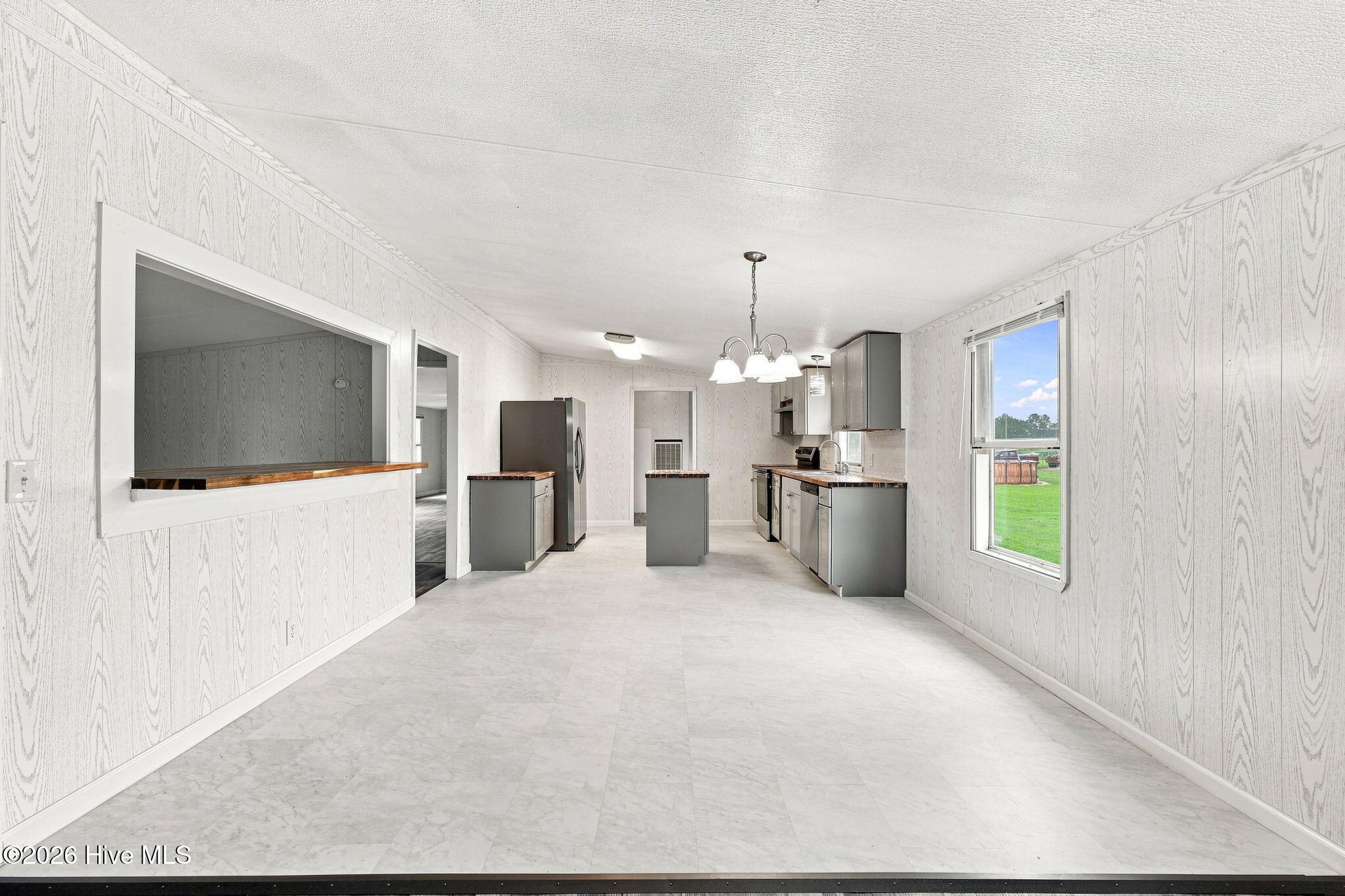 141 Woodview Lane