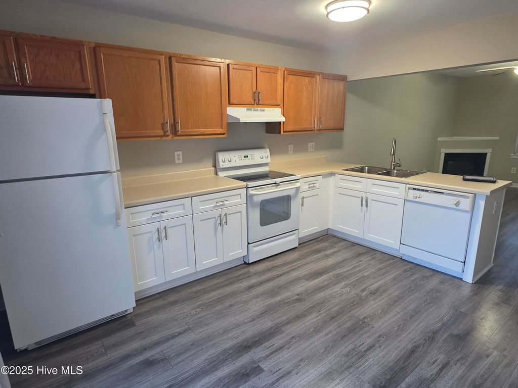 Photo of 111 Croatan Court, Jacksonville, NC 28546 (MLS # 100546839)