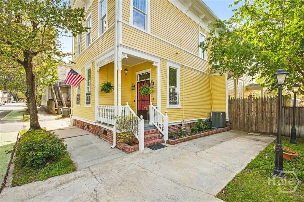 Photo of 1007 Lincoln Street, Savannah, GA 31401 (MLS # SA352614)