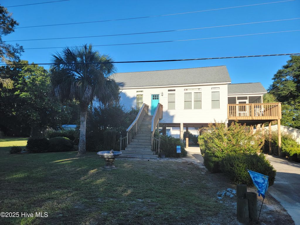 Photo of 1871 Ocean View Drive SW, Ocean Isle Beach, NC 28469 (MLS # 100538201)