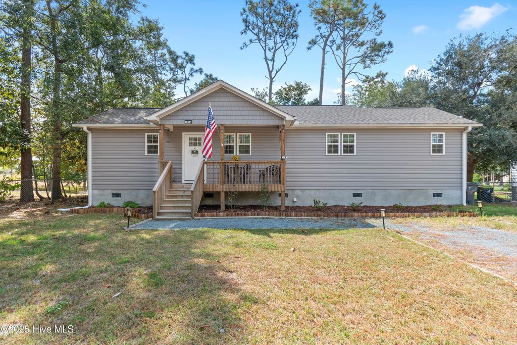 Photo of 1034 Bayside Lane, Southport, NC 28461 (MLS # 100532818)