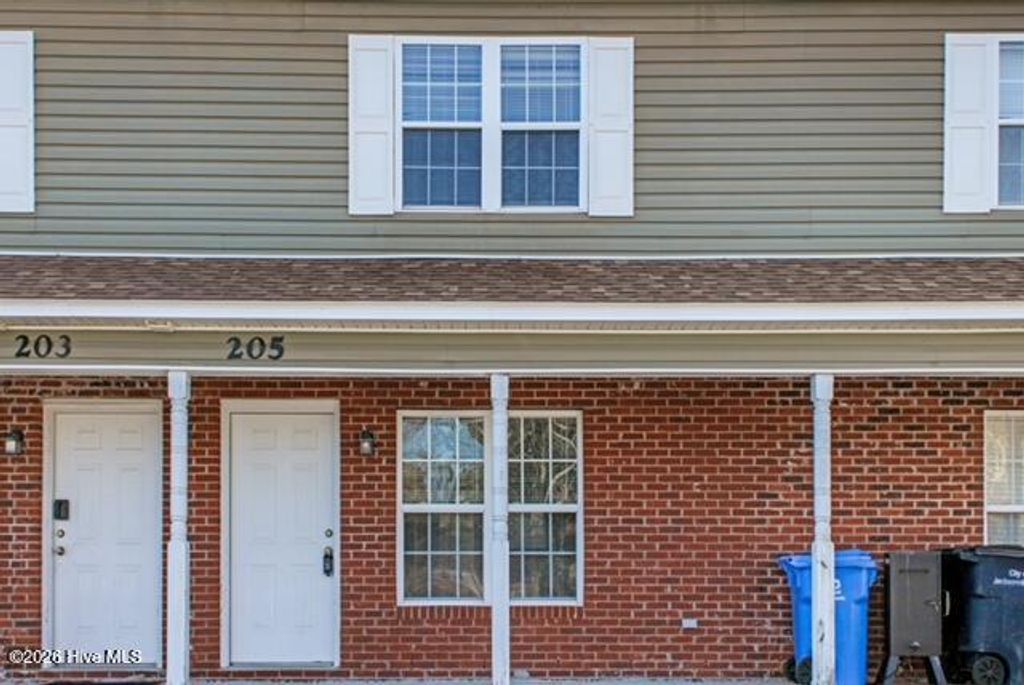 Photo of 205 Palace Circle, Jacksonville, NC 28546 (MLS # 100554140)