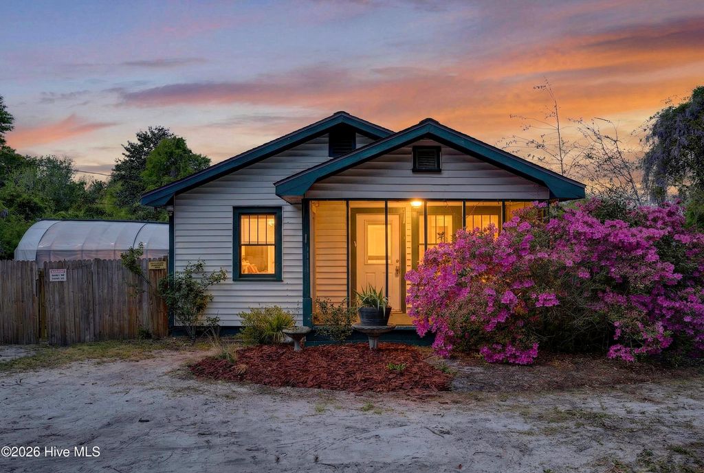 Photo of 2240 W Lake Shore Drive, Wilmington, NC 28401 (MLS # 100564526)