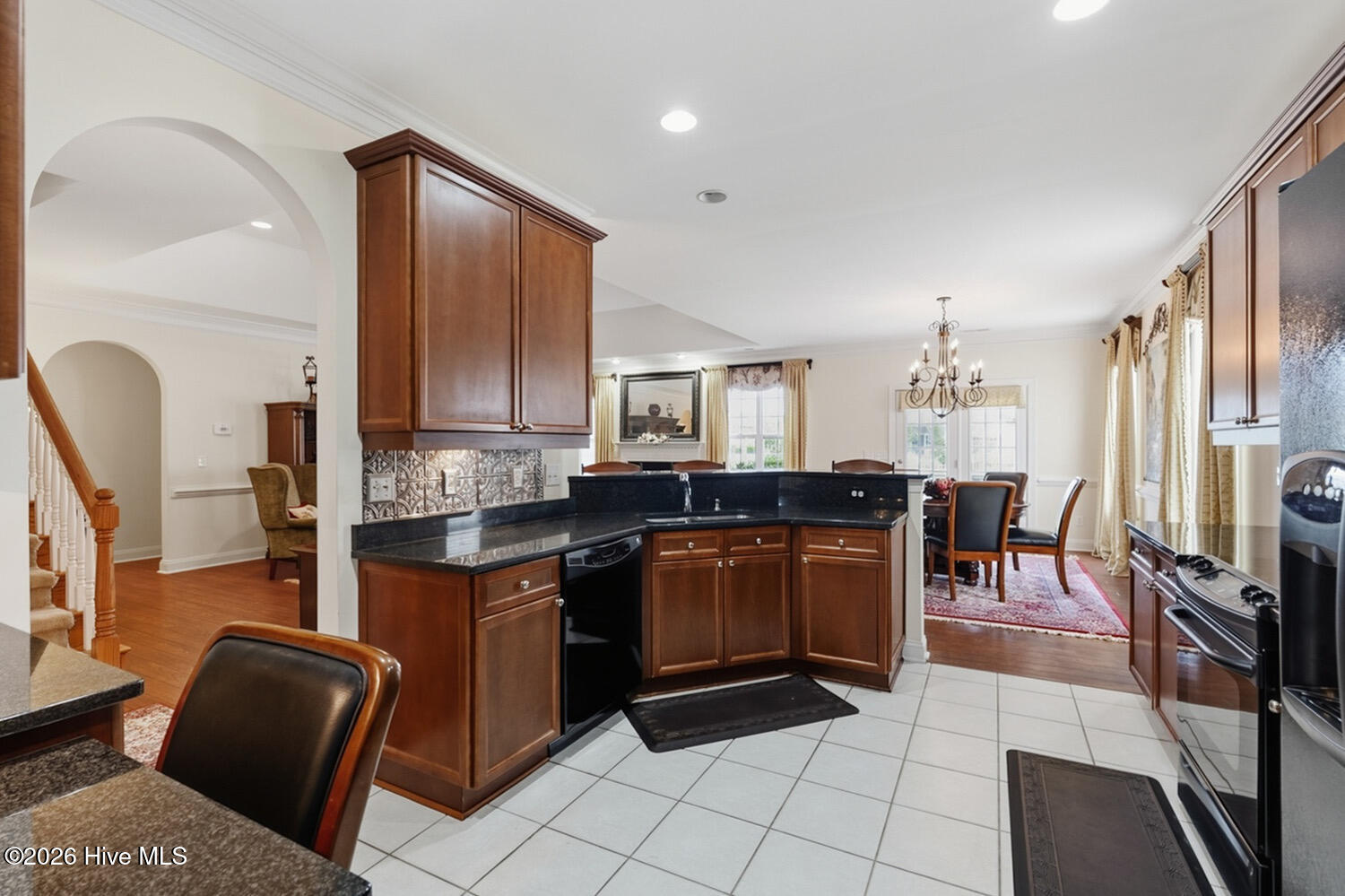 1106 Lakebreeze Court