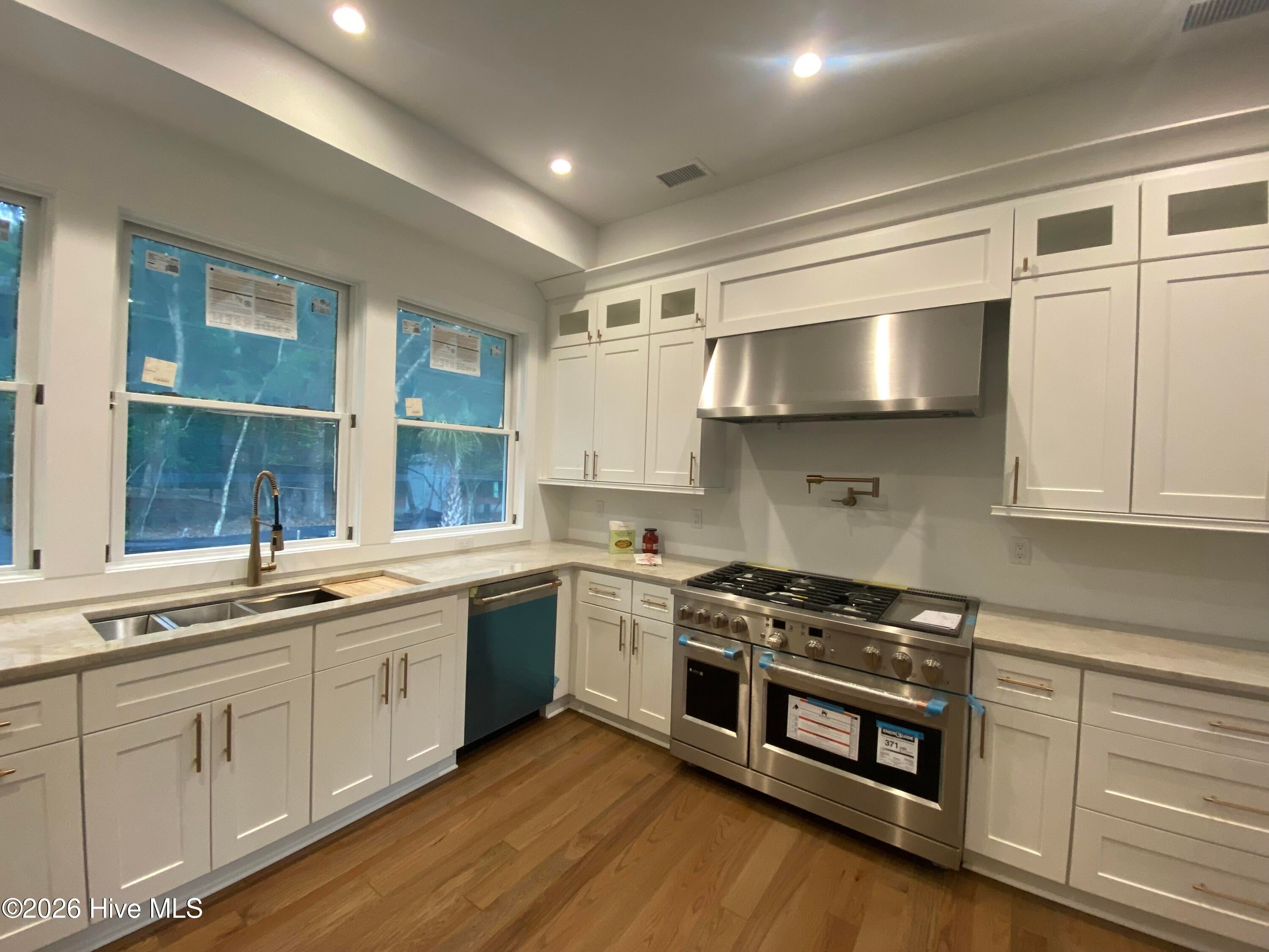 1 Red Bay Court