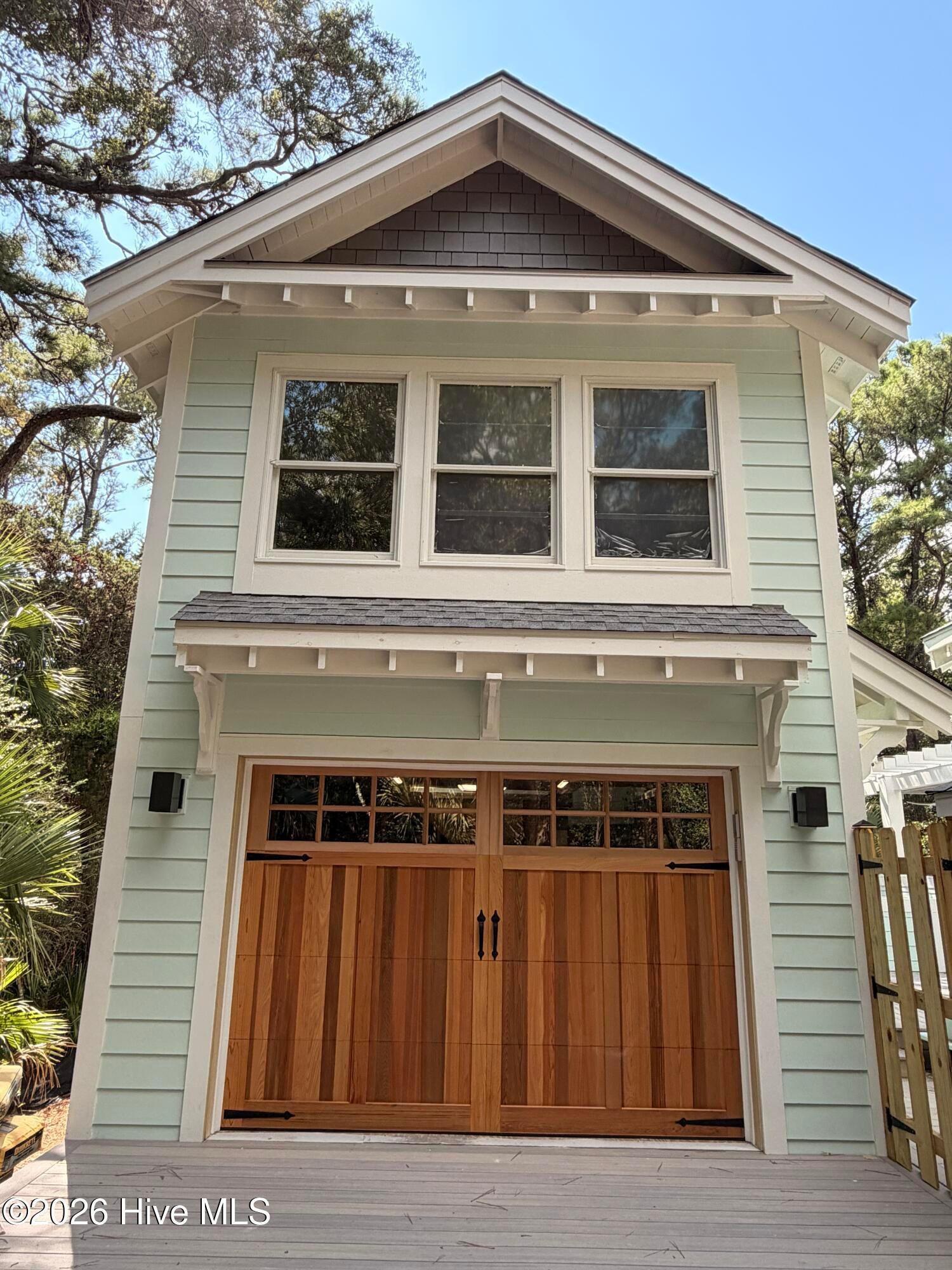1 Red Bay Court