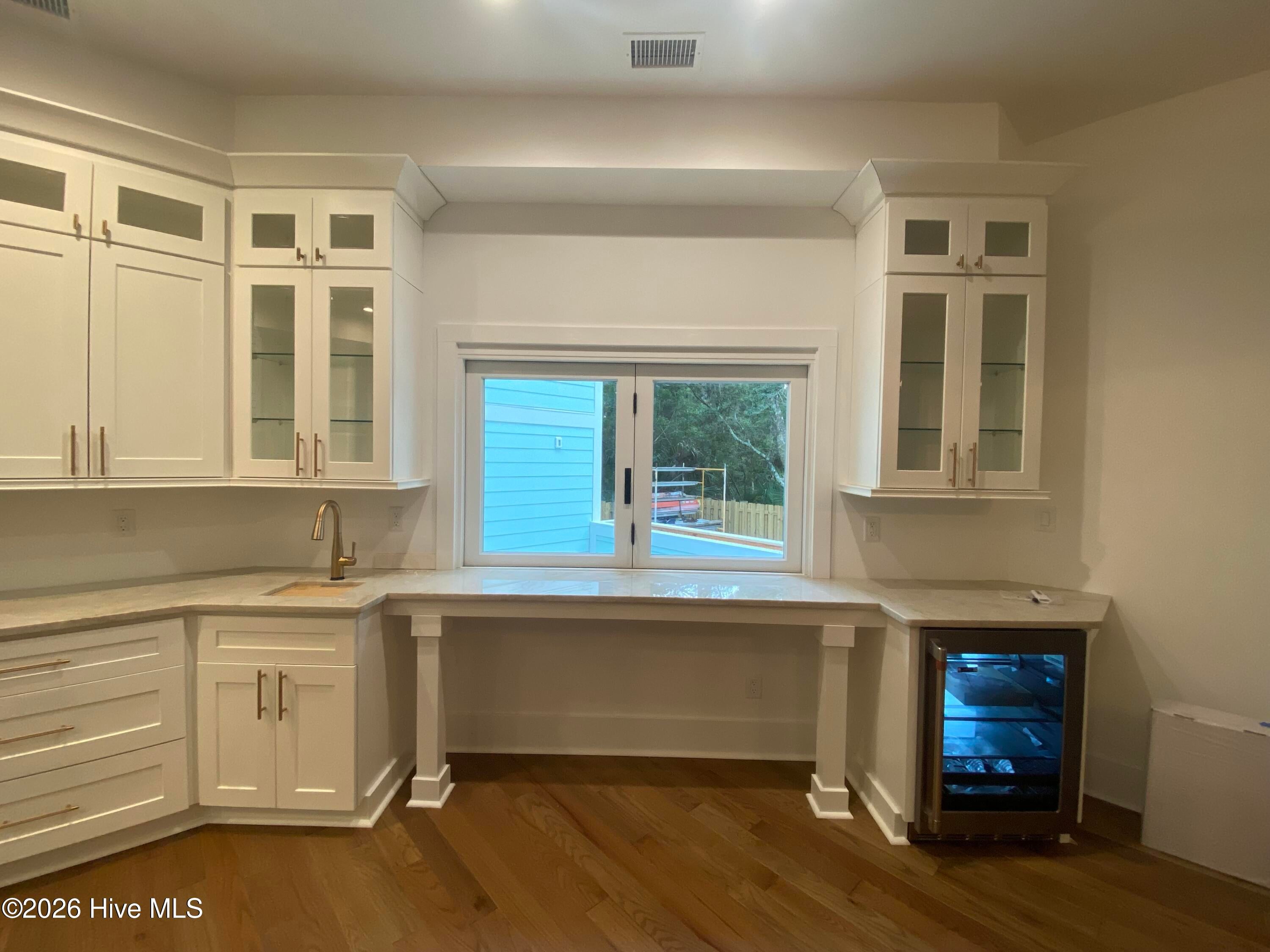 1 Red Bay Court