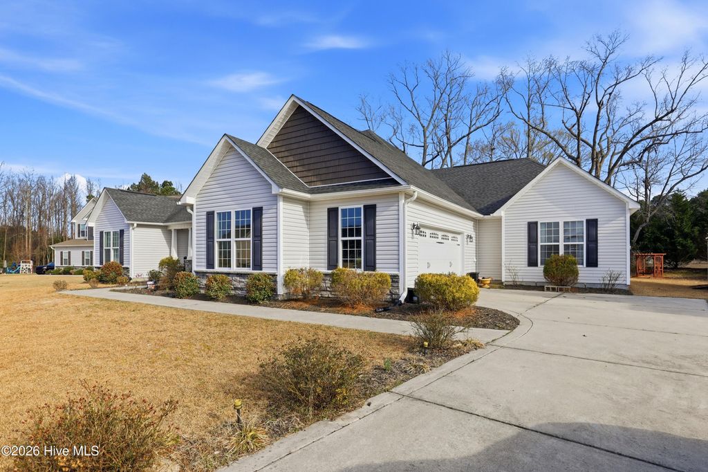 Photo of 210 Kingsmill Drive, Pikeville, NC 27863 (MLS # 100558438)