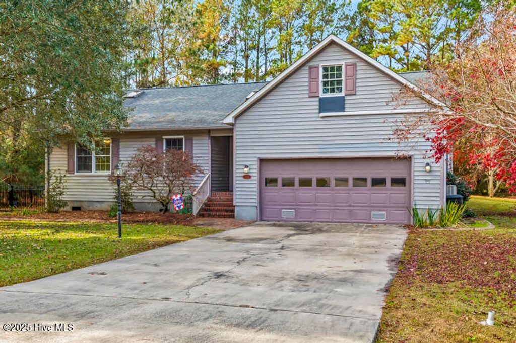 Photo of 9314 Doris Drive, Oriental, NC 28571 (MLS # 100543325)