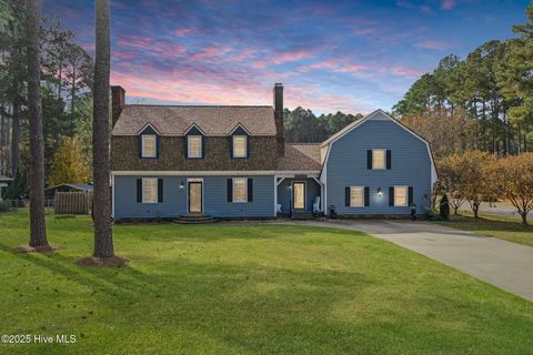 Homes For Sale - 213 W Stevens Street<br/> Smithfield, NC 27577