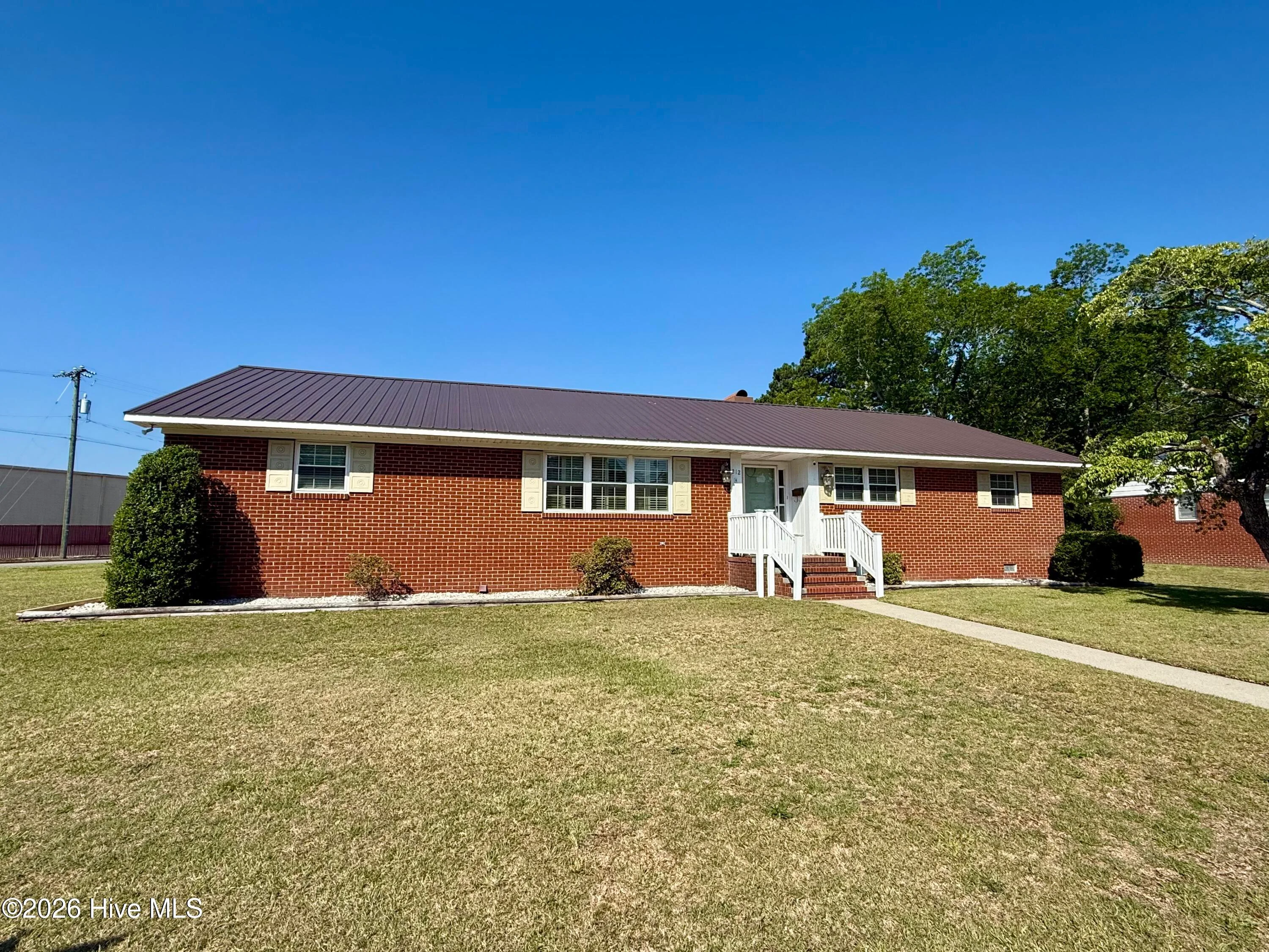 212 Sunset Drive