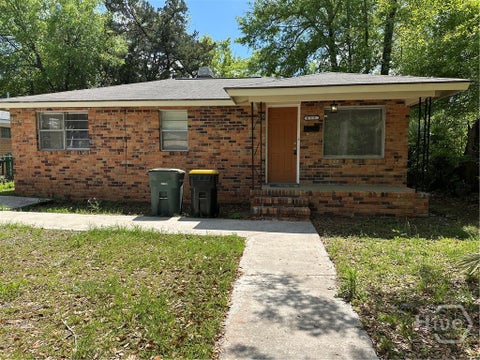 Homes For Rent - 815 E Waldburg Street<br/> Chatham County, Savannah, GA 31401