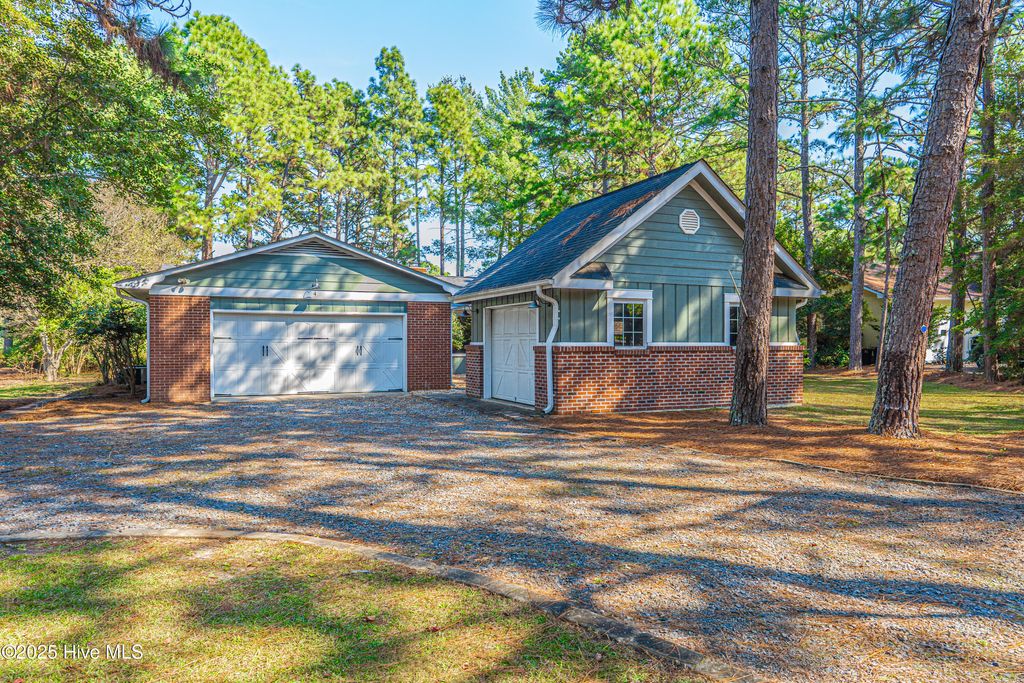 Photo of 4 Bogie Drive, Whispering Pines, NC 28327 (MLS # 100533712)