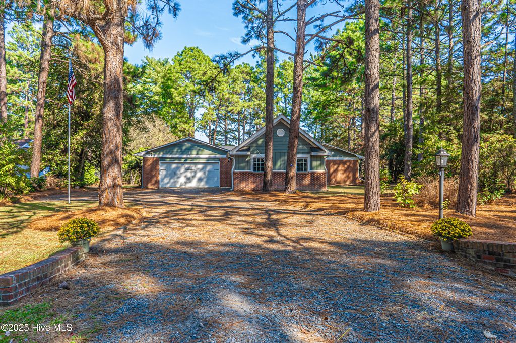 Photo of 4 Bogie Drive, Whispering Pines, NC 28327 (MLS # 100533712)