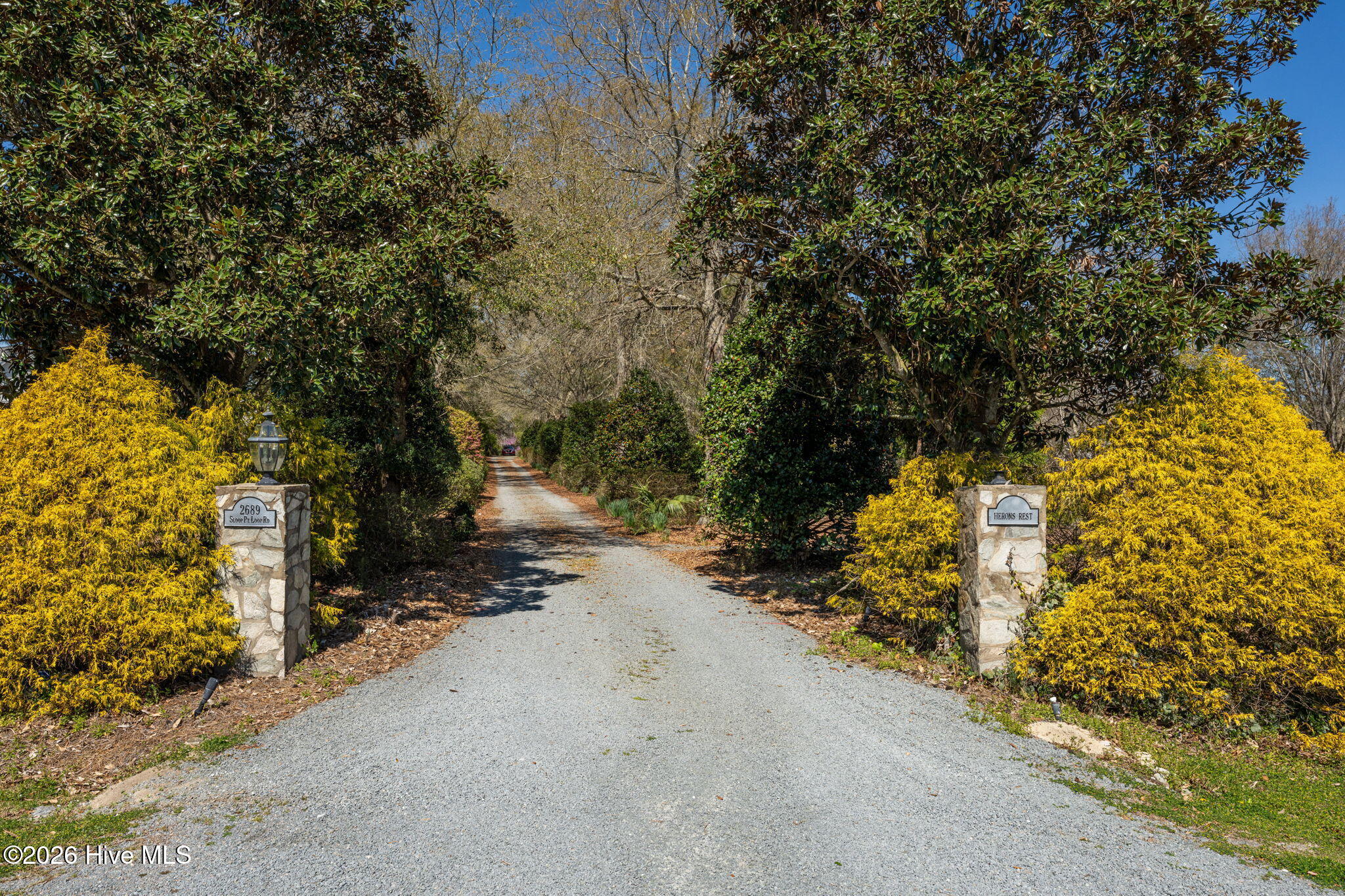 2689 Sloop Point Loop Road