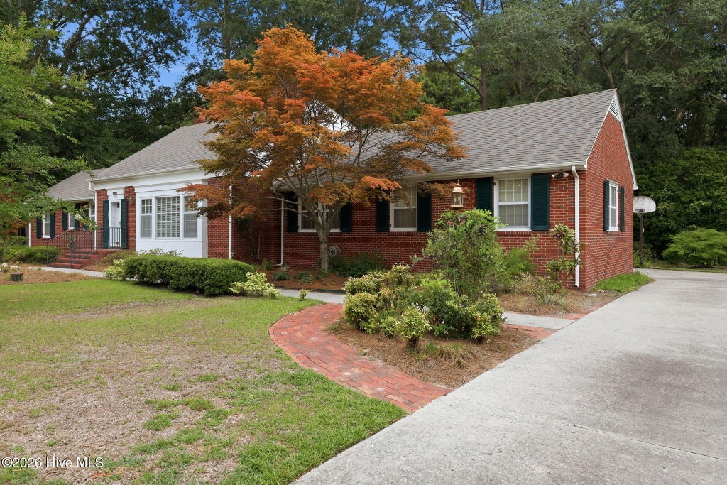 Photo of 202 Greenbriar Drive, Greenville, NC 27834 (MLS # 100585170)