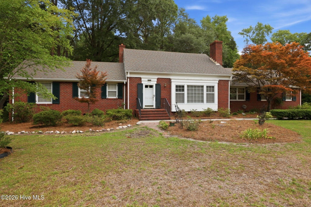 Photo of 202 Greenbriar Drive, Greenville, NC 27834 (MLS # 100585170)