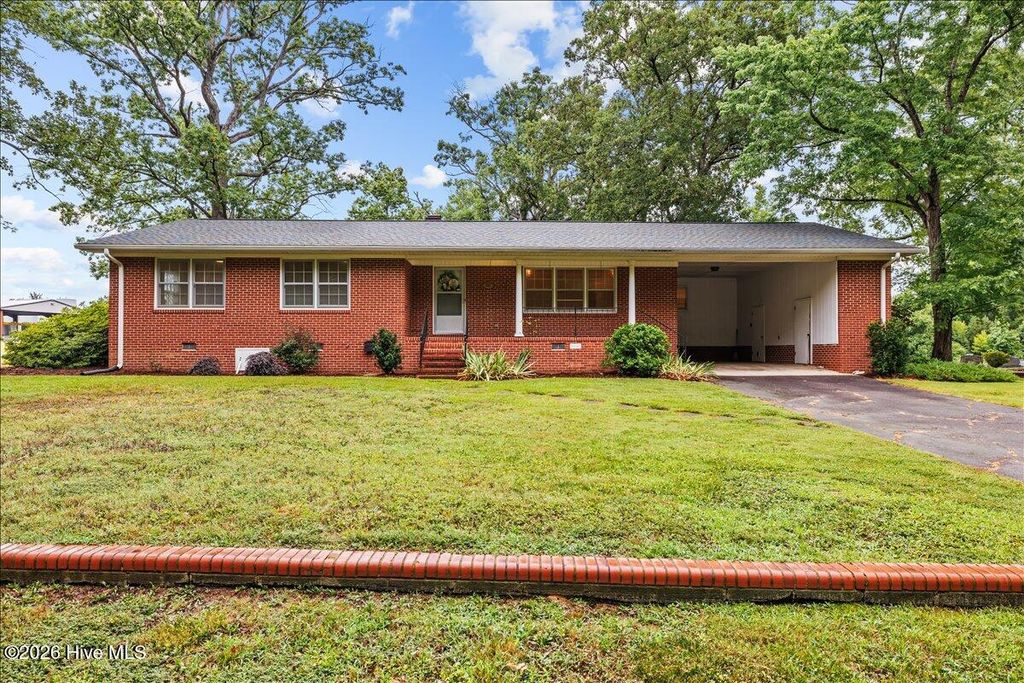 Photo of 60 Lancaster Drive, Goldston, NC 27252 (MLS # 100573546)