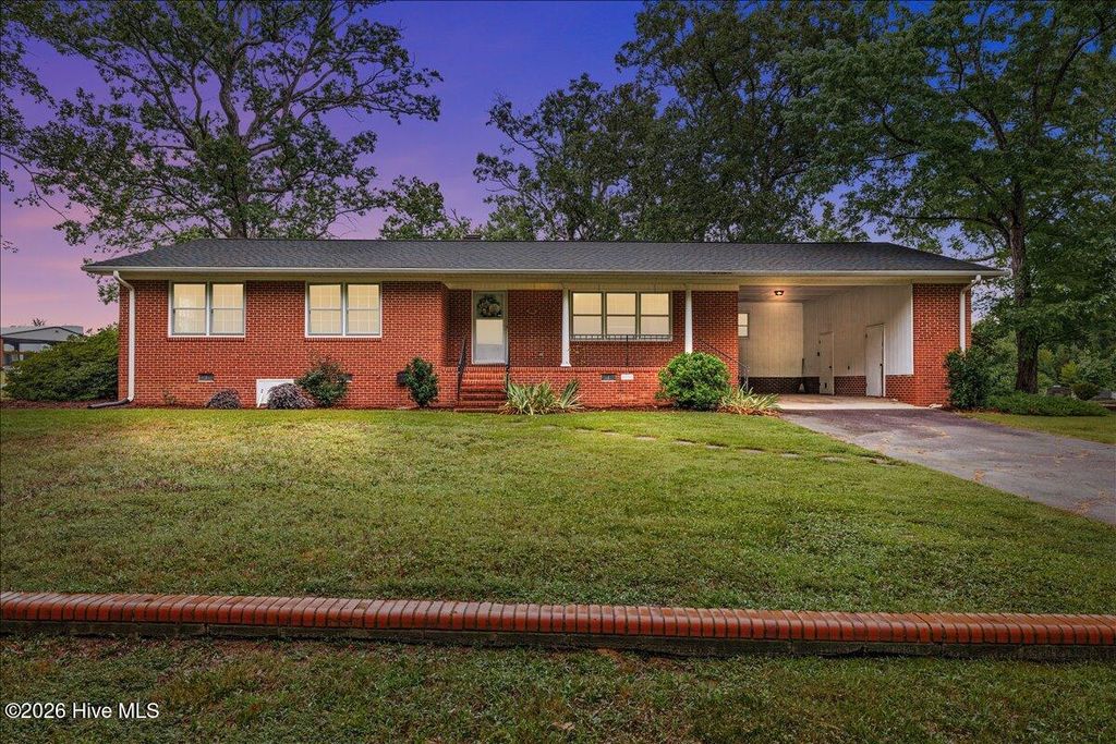 Photo of 60 Lancaster Drive, Goldston, NC 27252 (MLS # 100573546)