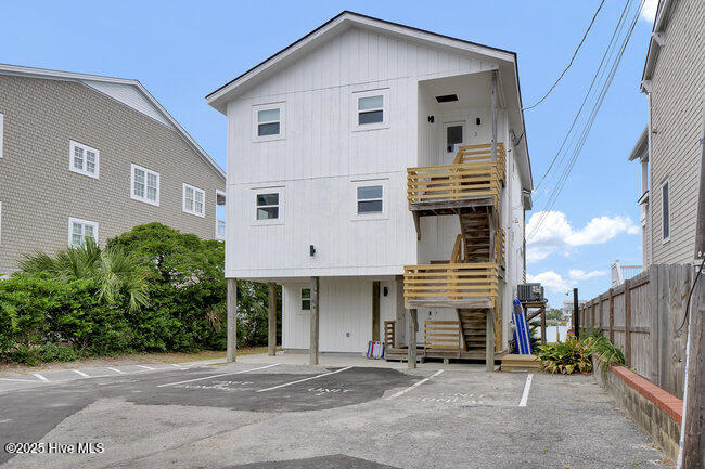 9 W Atlanta Street 3