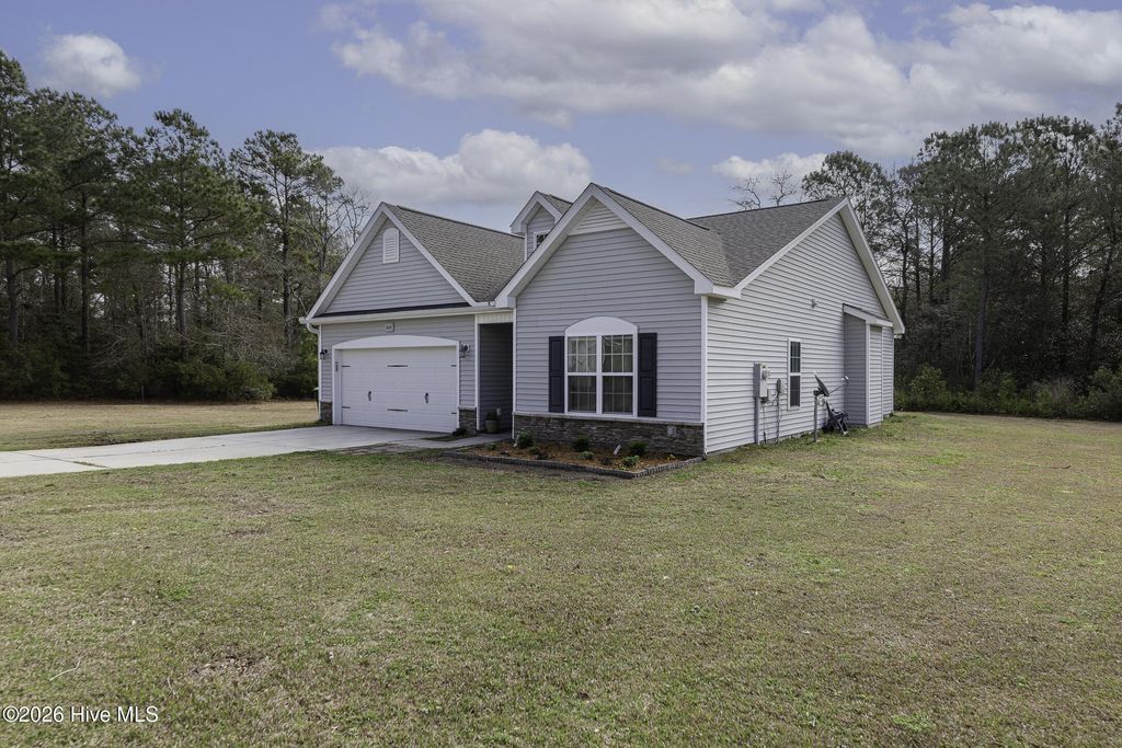 Photo of 604 Mayapple Lane, Hubert, NC 28539 (MLS # 100560895)