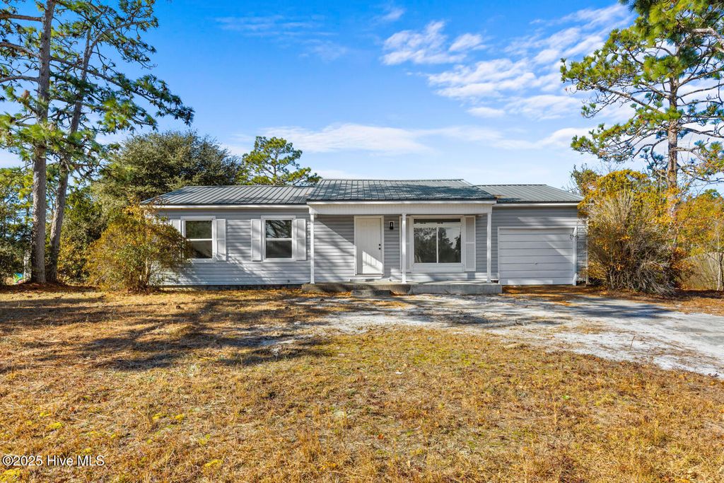 Photo of 81 Crown Point Road, Hubert, NC 28539 (MLS # 100546120)