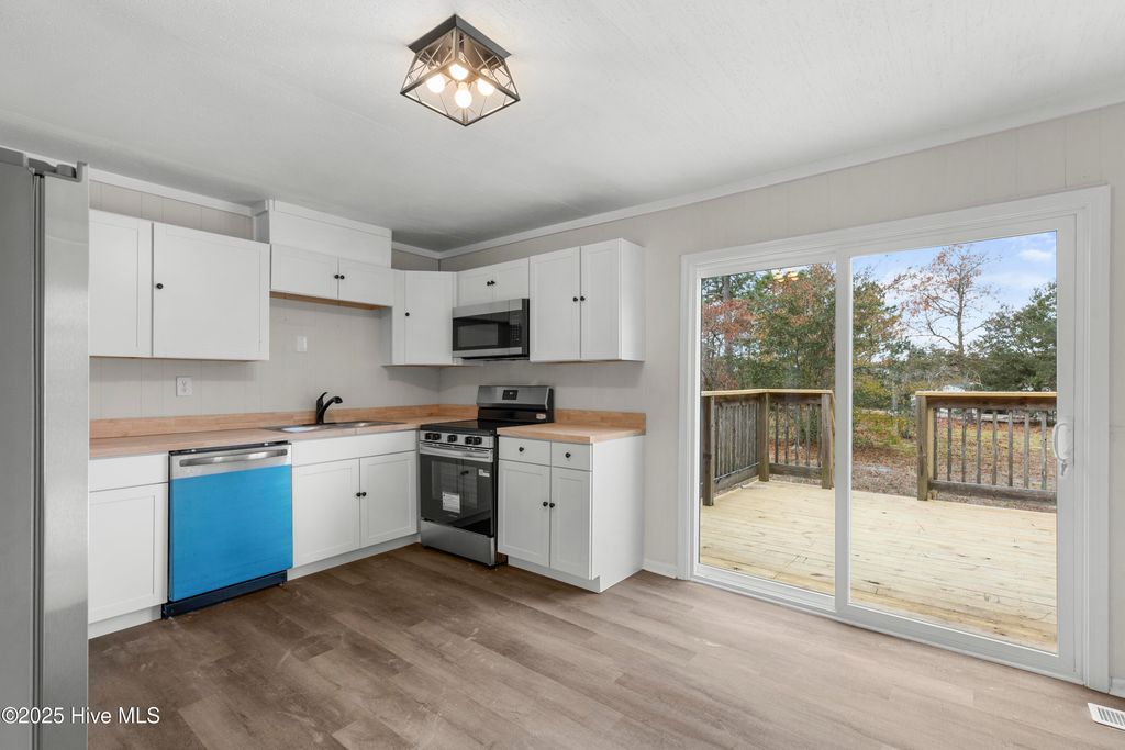 Photo of 81 Crown Point Road, Hubert, NC 28539 (MLS # 100546120)