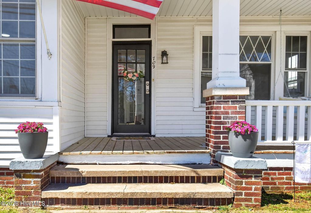 Photo of 709 N Road Street, Elizabeth City, NC 27909 (MLS # 100562026)