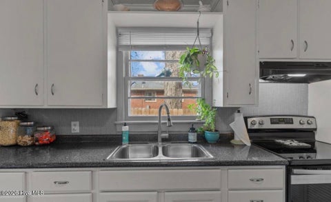 Tiny photo for 1409 Wooster Street, Wilmington, NC 28401 (MLS # 100604742)