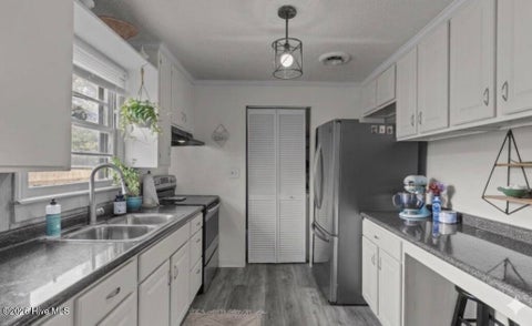 Tiny photo for 1409 Wooster Street, Wilmington, NC 28401 (MLS # 100604742)