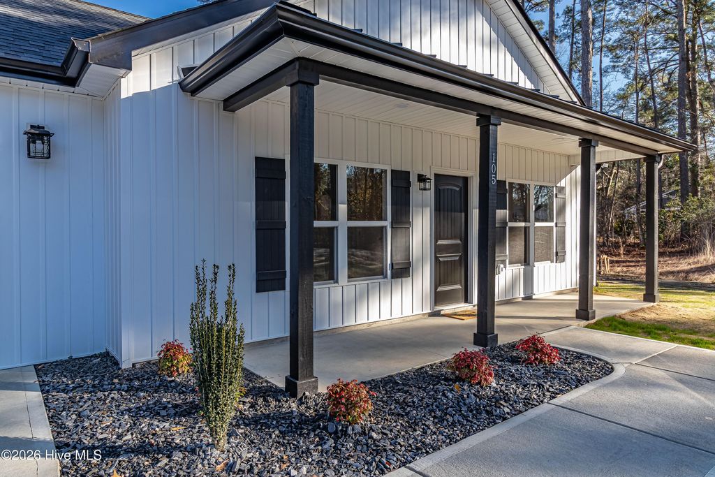 Photo of 105 Franklin Street, La Grange, NC 28551 (MLS # 100557782)