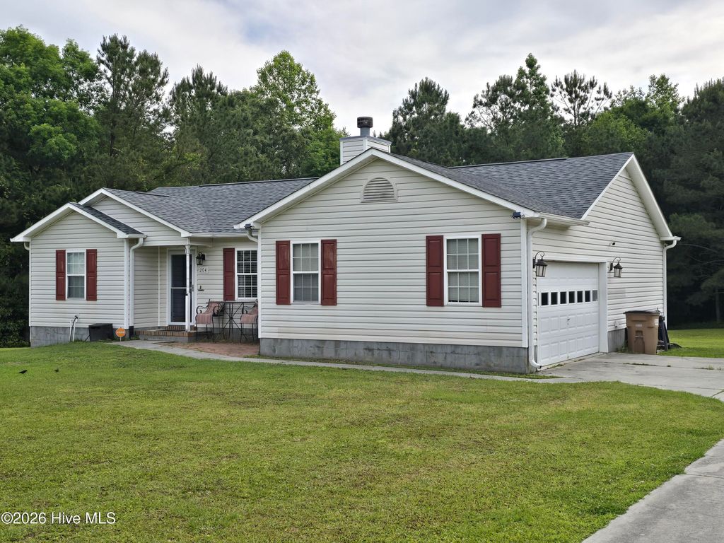 Photo of 204 Winterberry Court, Jacksonville, NC 28540 (MLS # 100573165)
