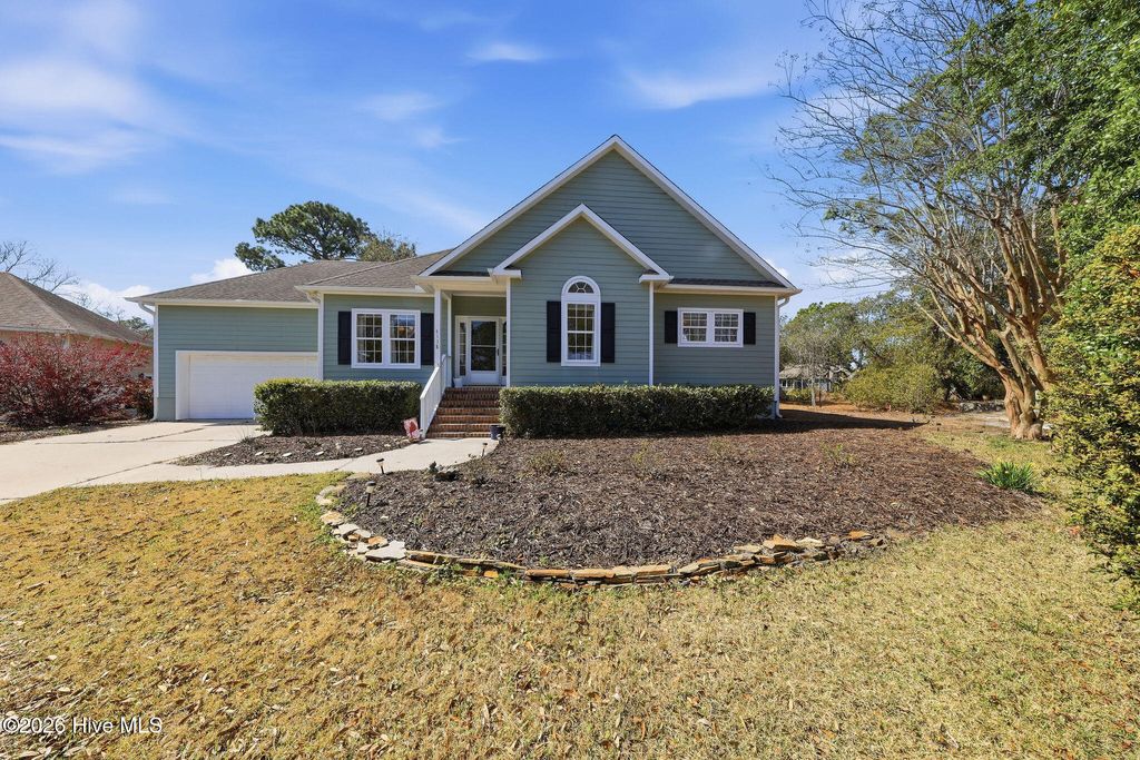 Photo of 4138 Churchill Circle SE, Southport, NC 28461 (MLS # 100560993)