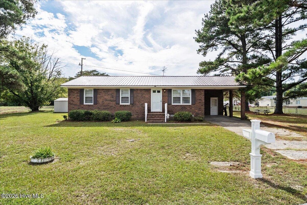 Photo of 207 Thomas Street, Conway, NC 27820 (MLS # 100609015)