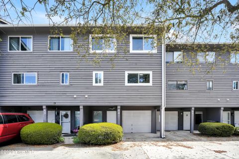 Photo of 516 Linksider Drive #Apt A4, Wilmington, NC 28412 (MLS # 100564940)