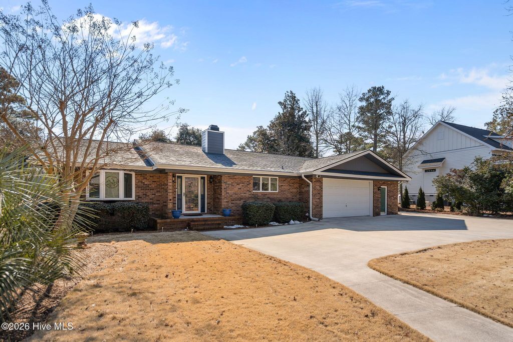 Photo of 237 Ravenswood Road, Hampstead, NC 28443 (MLS # 100554054)