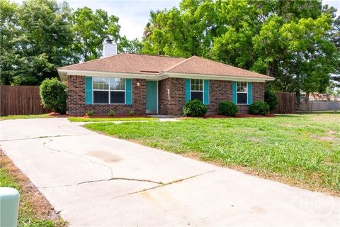 Photo of 94 Egrets Nest Lane W, Richmond Hill, GA 31324 (MLS # SA356760)