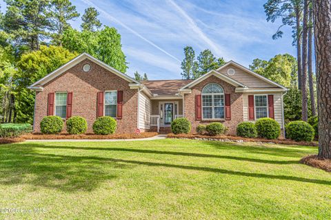 Homes For Rent - 2 Dogwood Place<br/> Whispering Pines, NC 28327