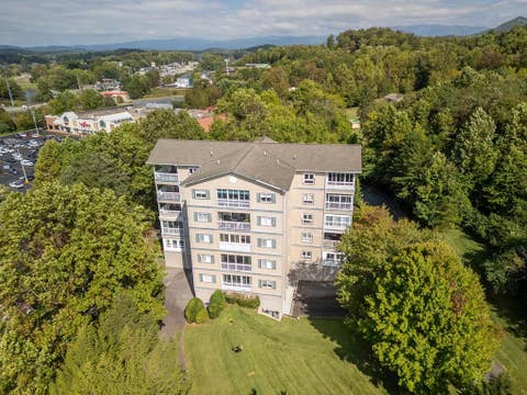 Condo For Sale - 121 N River Street #3A<br/> Hiawassee, GA 30546