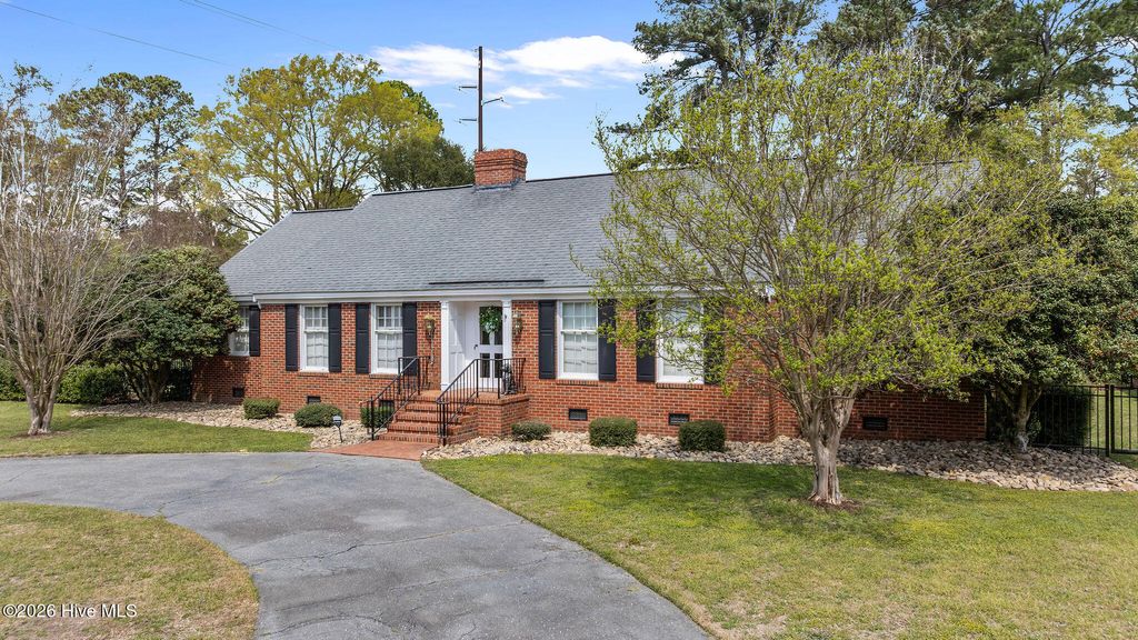 Photo of 1701 E Walnut Street, Goldsboro, NC 27530 (MLS # 100563389)