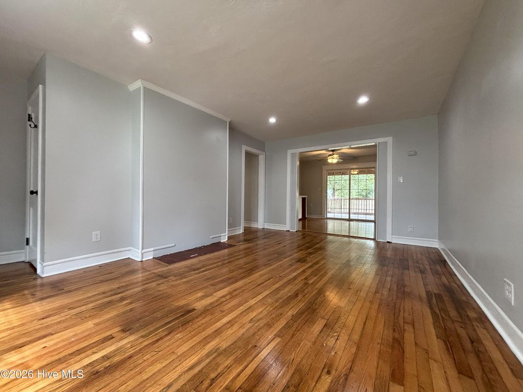 Photo of 19 Glendale Road, Jacksonville, NC 28540 (MLS # 100562422)