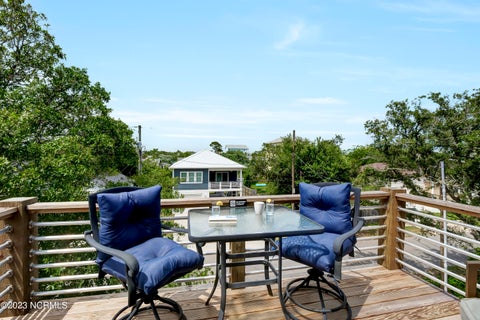 Multifamily For Rent - 305 Fayetteville Avenue #UNIT 1<br/> Carolina Beach, NC 28428