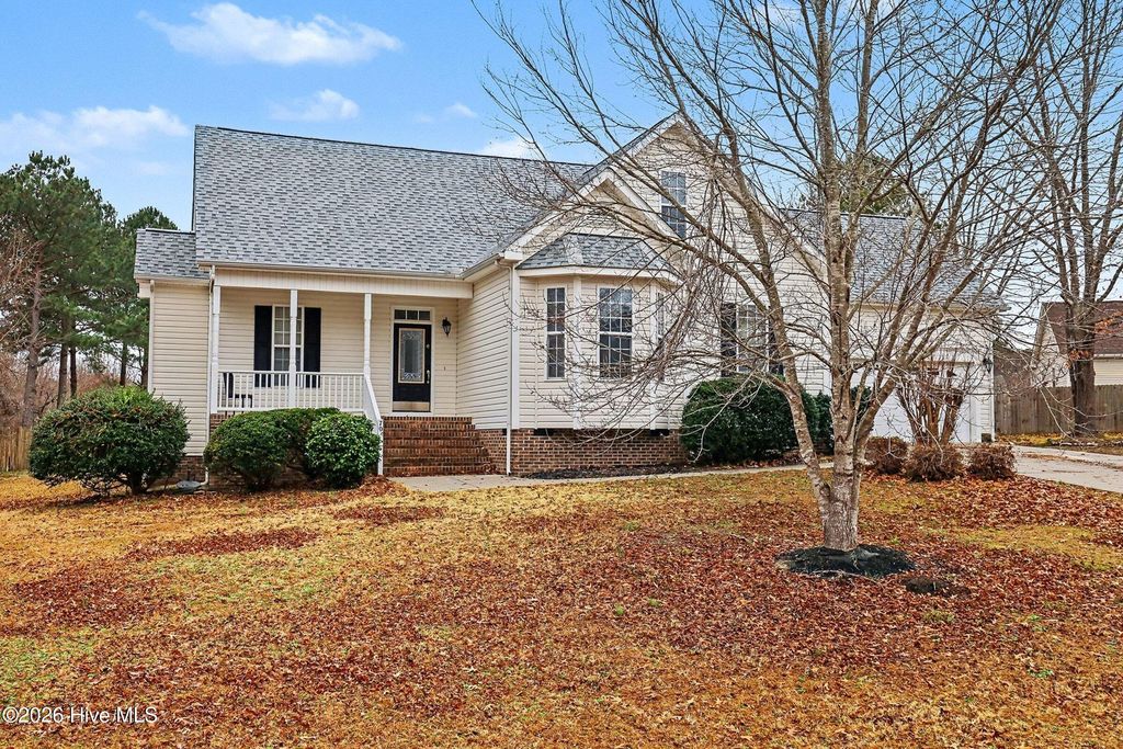 Photo of 70 Oak Leaf Trail, Youngsville, NC 27596 (MLS # 100550934)