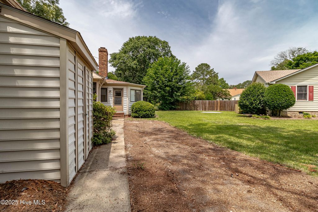 Photo of 206 Maplewood Drive, Goldsboro, NC 27534 (MLS # 100530666)